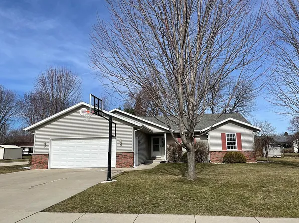 450 Bittersweet Ln, Waupun, WI 53963