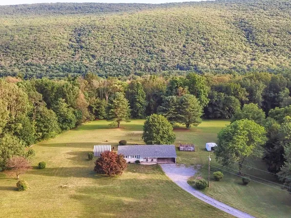 1718A Upper Rd, Shamokin, PA 17872