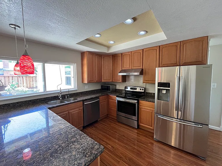 2942 Sierra Rd — Photo 3