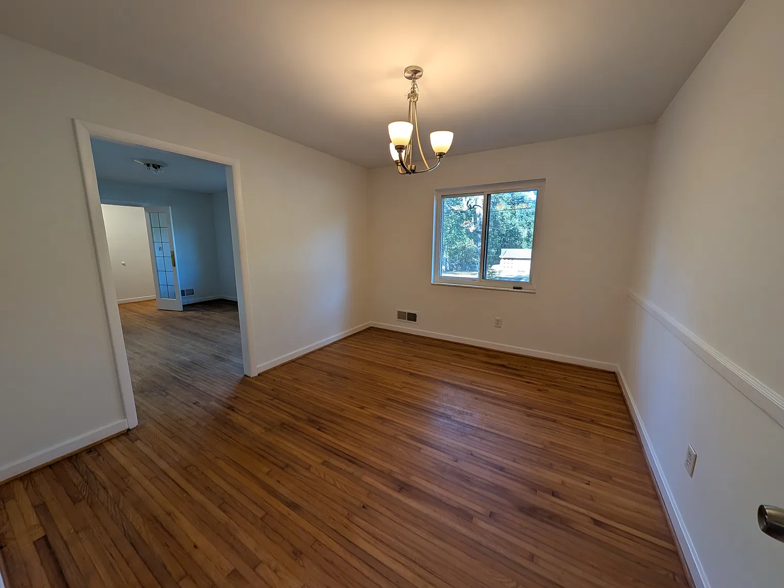 3 bed, 1836 sqft, $2,400 — Photo 3