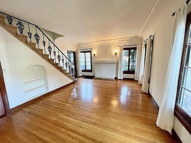 1st image of 1220 N Gardner St APT 107