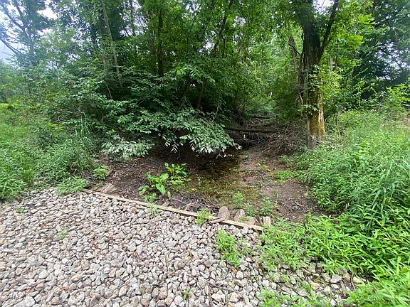 4th image of 12 Ward Koebel Rd