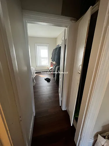8 Evergreen Sq Photo 1
