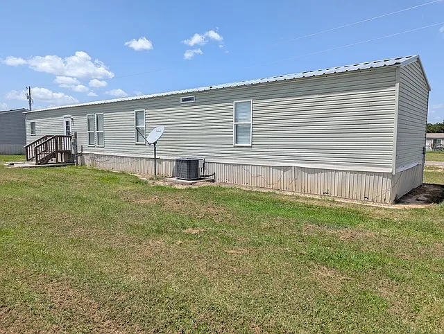 168 Harvey Rd — Photo 2