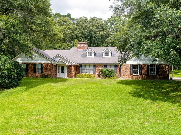 211 Traceway Dr, Natchez, MS 39120