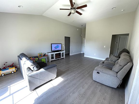 4th image of 431 Hallie Martin Rd.