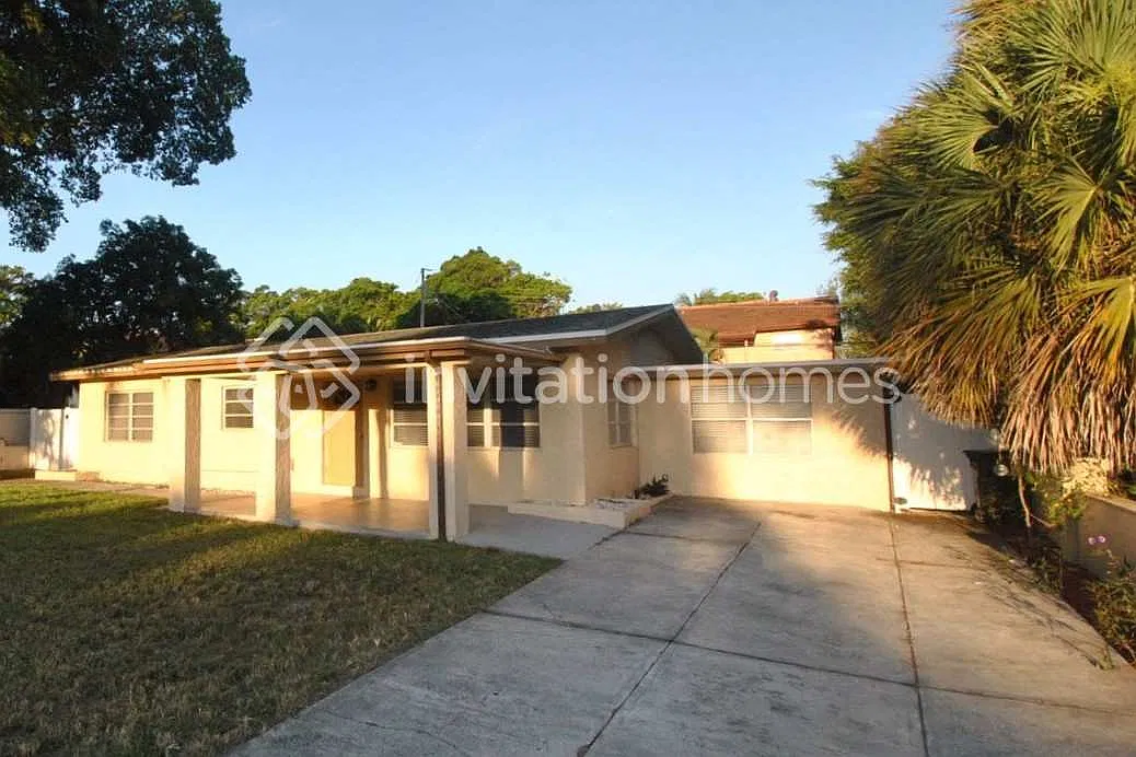 35 NW 3rd Ct Boca Raton, FL 33432 — Photo 1