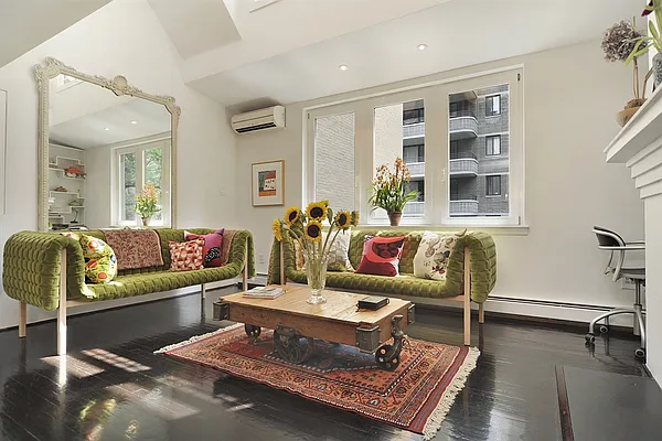 Sold by Corcoran | media 24