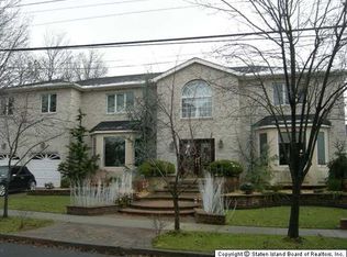 19 Massachusetts St S, Staten Island, NY 10307