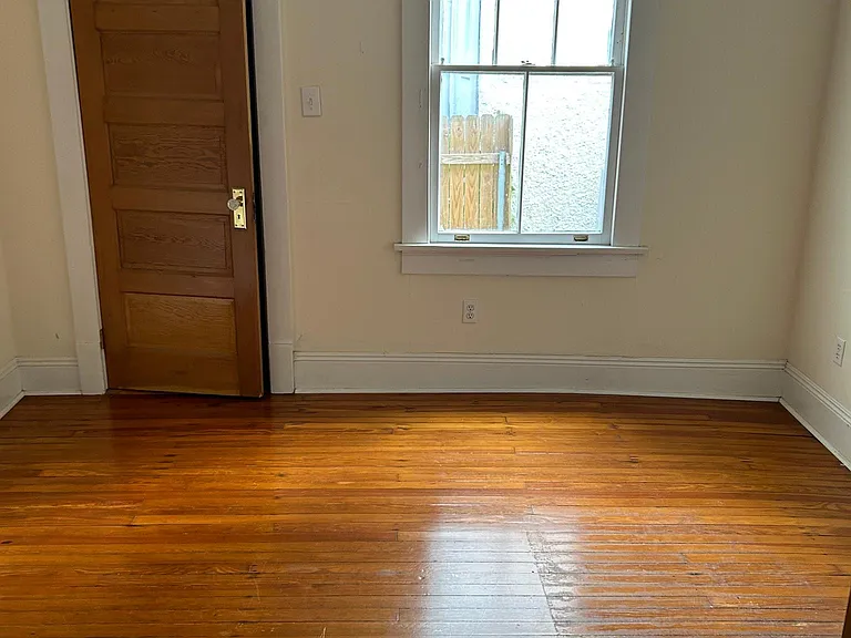 2330 State St — Photo 10
