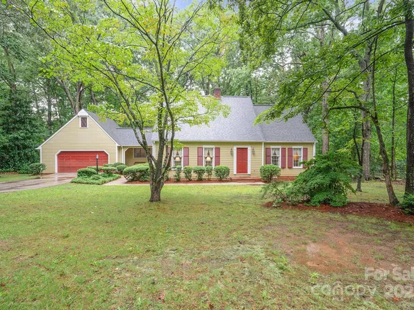 112 Julia Dr, Lincolnton, NC 28092