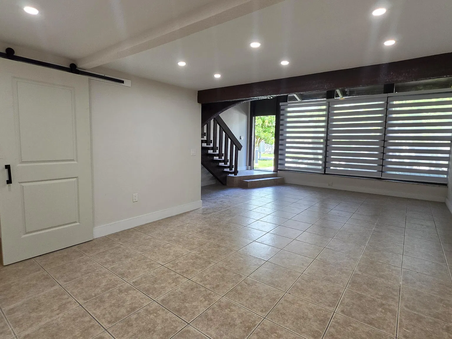 3 bed, 3.0 bath, 1634 sqft, $2,800 — Photo 4