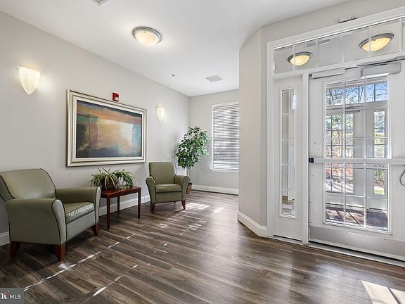 3rd image of 11503 Sperrin Cir Unit 204
