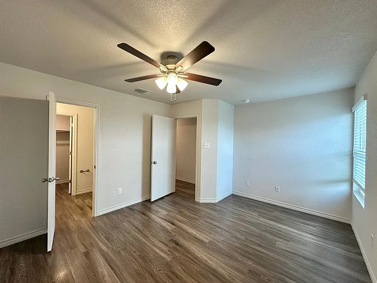 1837 Clovis Dr — Photo 25