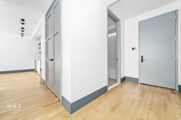 Rented by MNS | media 32