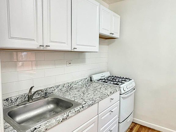 3rd image of 24-36 43rd St Unit 3A