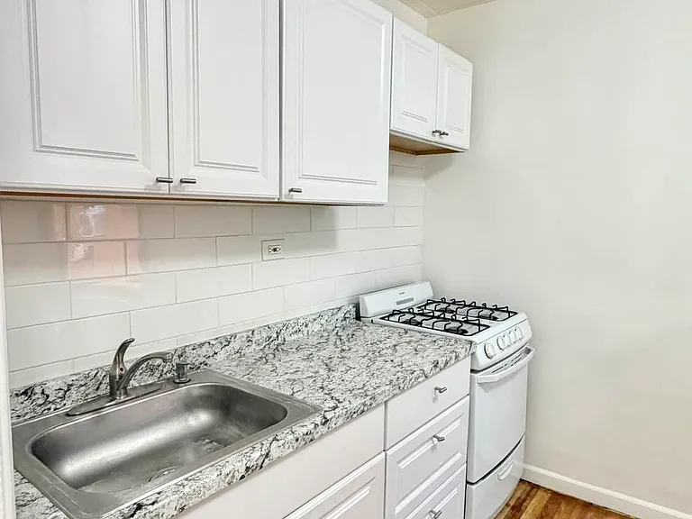 24-36 43rd St #3A — Photo 3