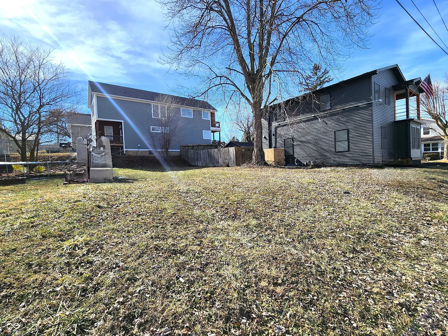 139 Hoefgen St photo 1