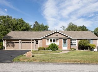 90 Hart Dr, Litchfield, CT 06759