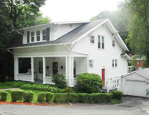 1st image of 1106 Sunset Dr