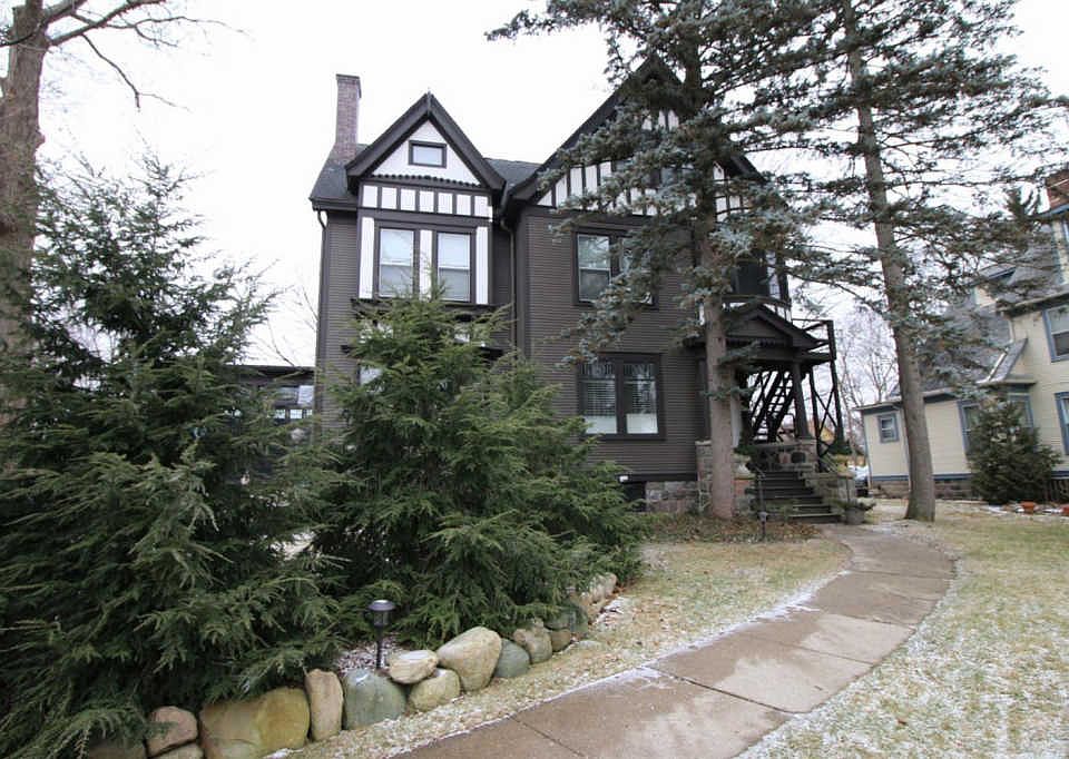 1st image of 717 W Huron St