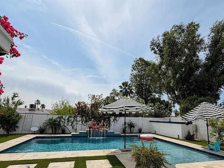 5017 E Acoma Dr — Photo 2