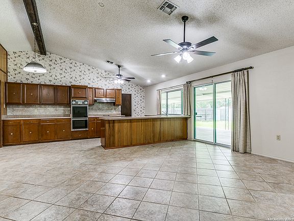 5th image of 13115 La Ventana St.