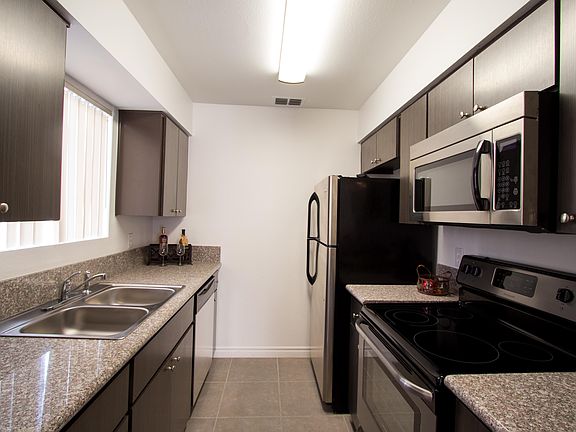 5th image of 3651 Arville St APT 121