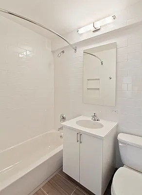 Rented by Greystar | media 3