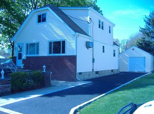 193 Montgomery Ave, West Babylon, NY