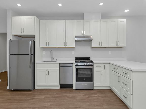 4th image of 1626 Sacramento St #3