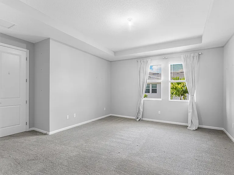 16474 Helix Ct — Photo 20
