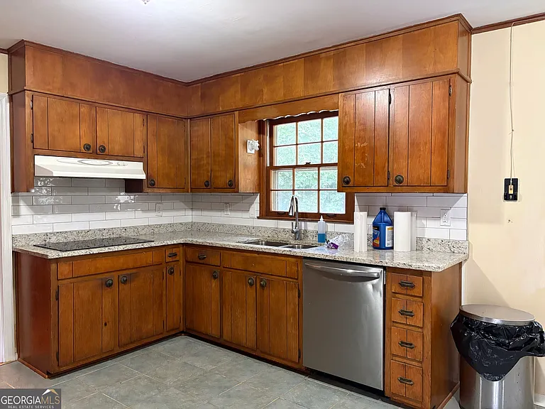 1481 Drayton Woods Dr — Photo 6
