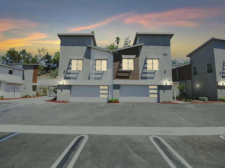 KSB - Santa Fe Townhomes — Photo 16