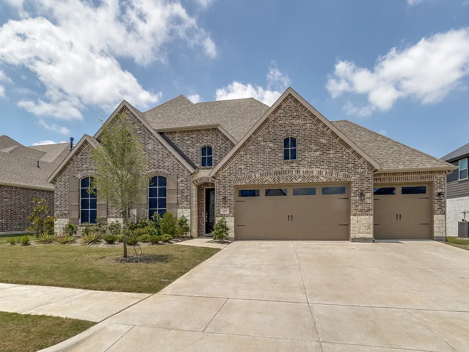 1927 Holly Oak Way