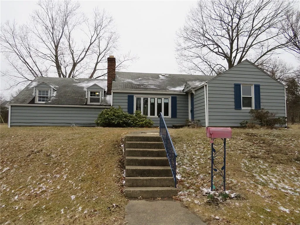 227 Drake Rd photo 1