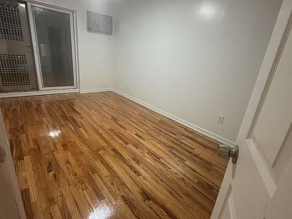 4th image of 3424 106th St Floor 3