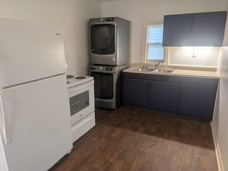 421 West St #4 — Photo 5