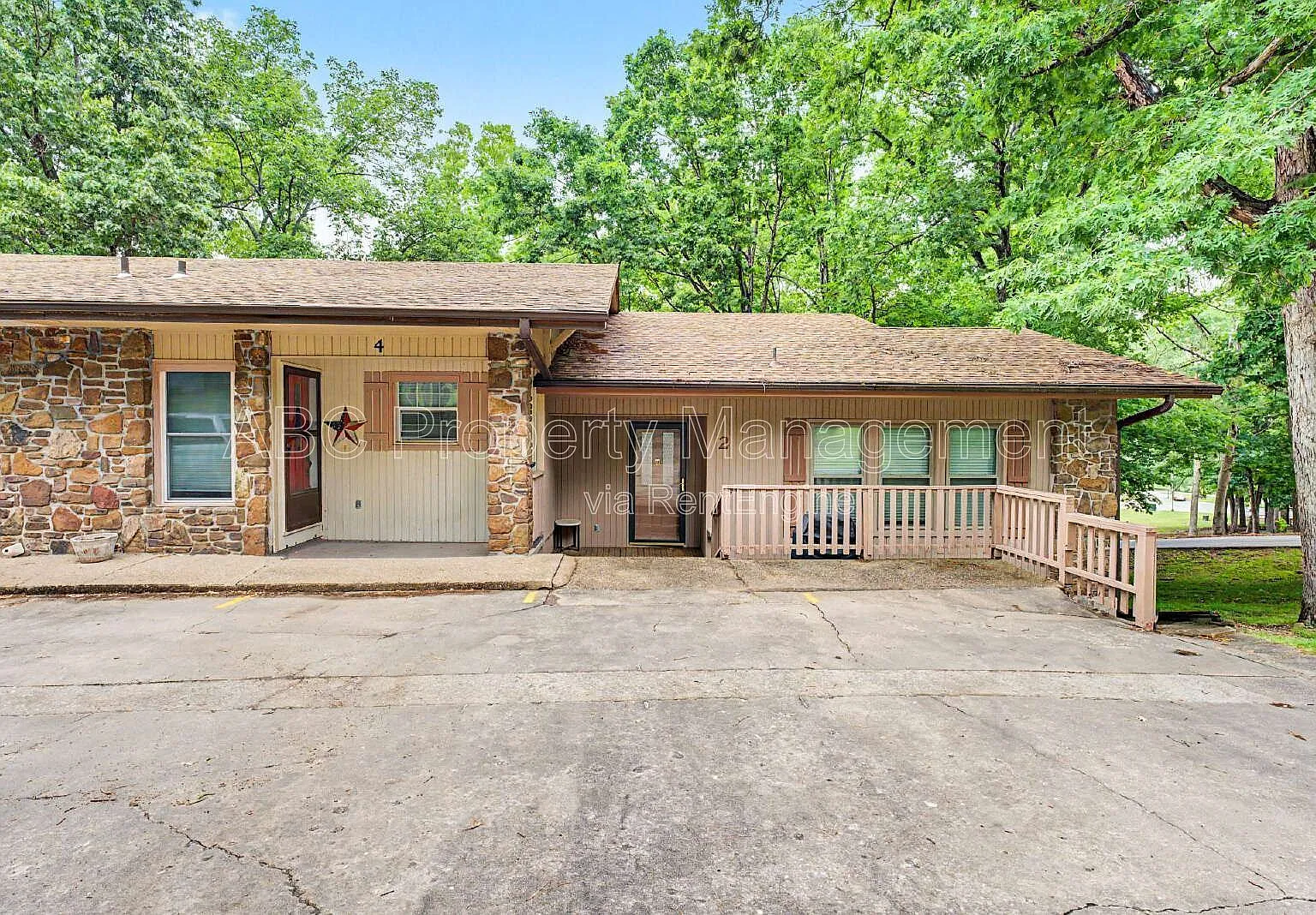 3 bed, 2.0 bath, 1712 sqft, $1,750 — Photo 1