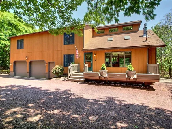 320 Midland Ct, Albrightsville, PA 18210