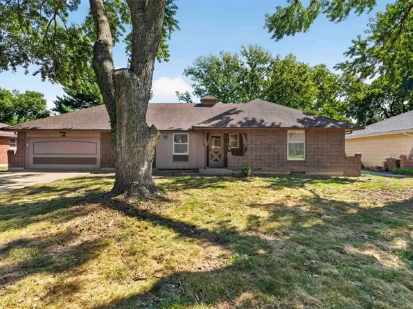 808 NW 10th St, Blue Springs, MO 64015