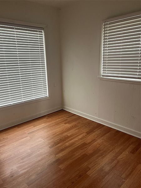 3rd image of 28 N Fir St