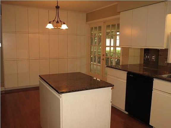 5th image of 3015 Boxwood Dr