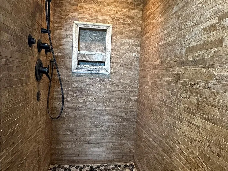 3925 Capricorn Ct — Photo 36