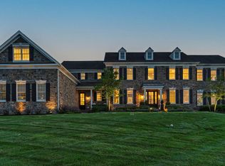 8 Keith Ln, Newtown, PA 18940