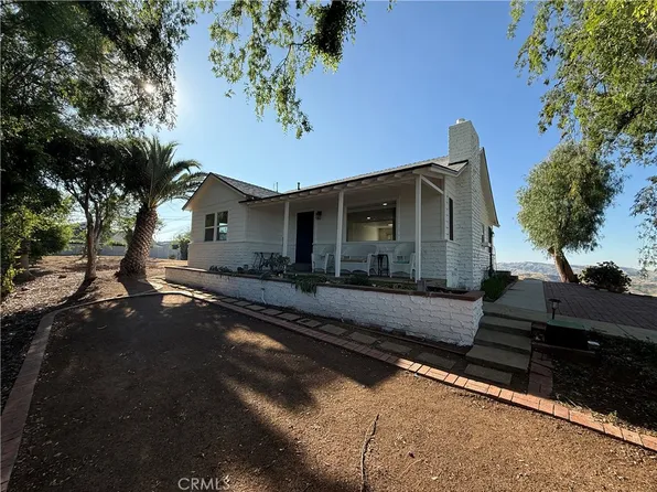 126 E Sunset Ct, Yucaipa, CA 92399