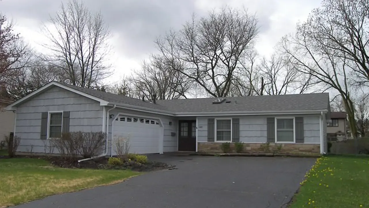 3 bed, 1300 sqft, $3,100 — Photo 1