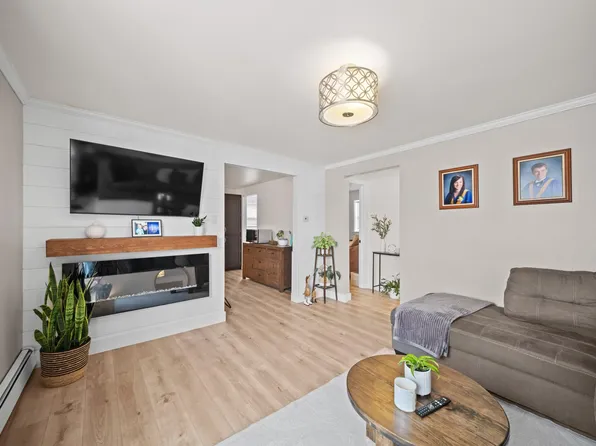 17 Ascension Rd, North Parish, PE C0B 2B0