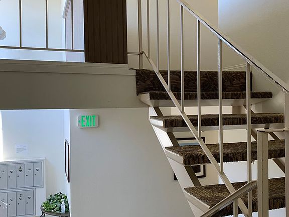 4th image of 4721 Lamont St APT 9