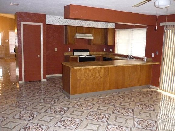 3rd image of 10010 Walnut Glen Dr